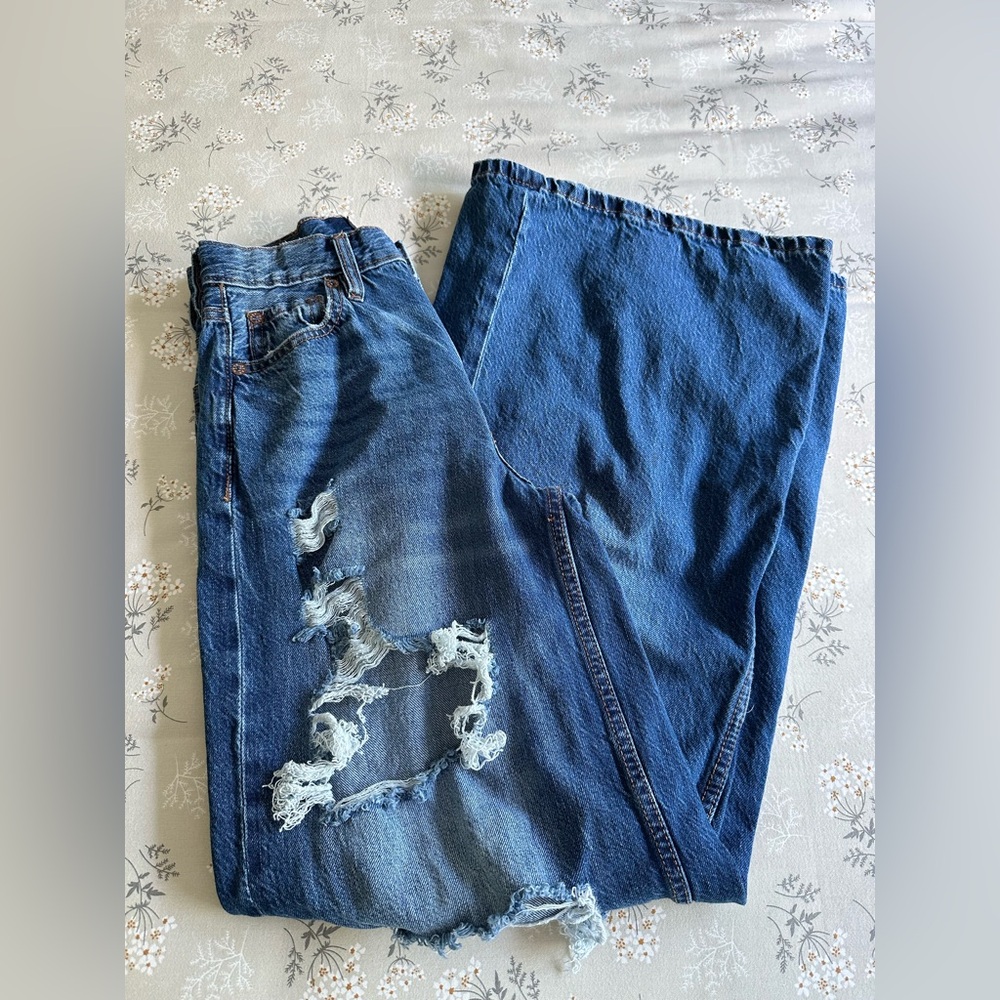Aeropostale jean size 2 regular, high rise super wide leg, blue with rips.